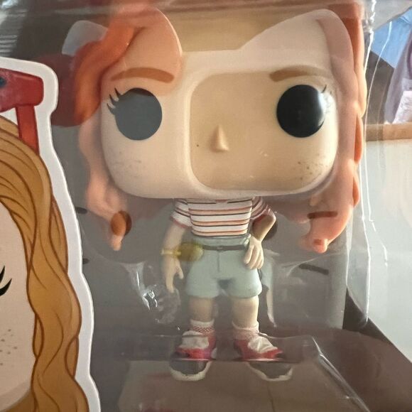 Funko Pop Stranger Things MAX Mayfield Vinyl Figure - Picture 3 of 7